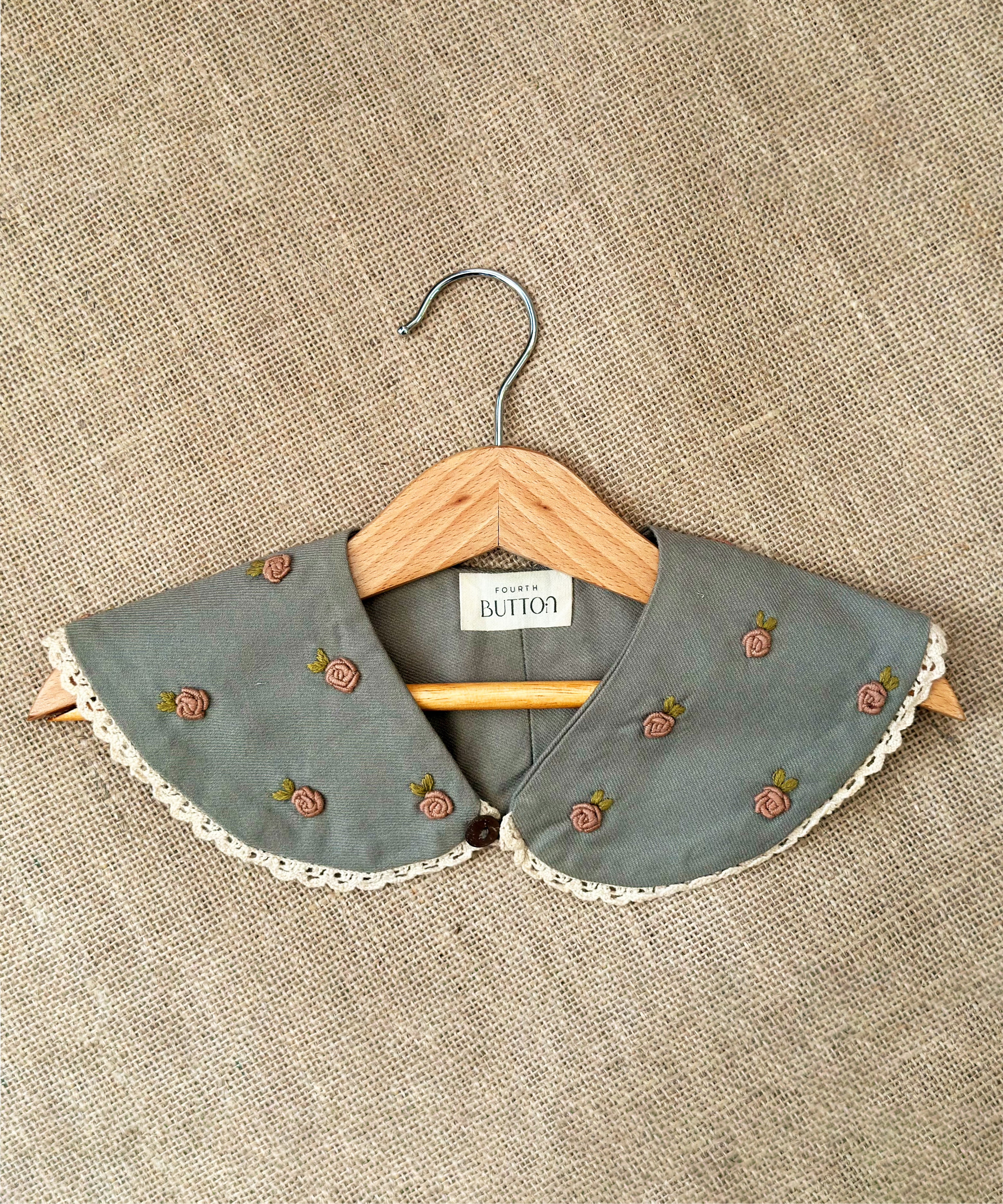 Embroidered Collars Fourth Button Embroidered Collars Fourth Button