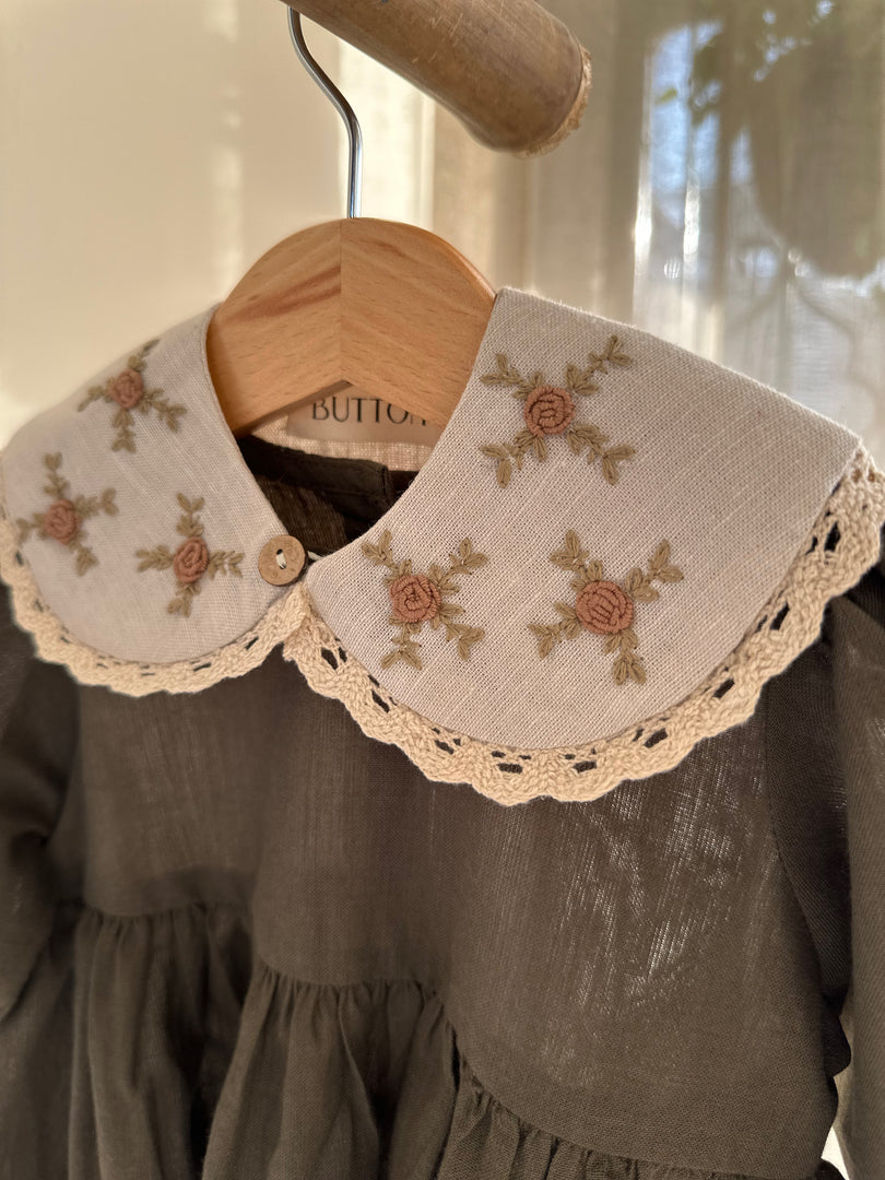 Serene Lace Collar