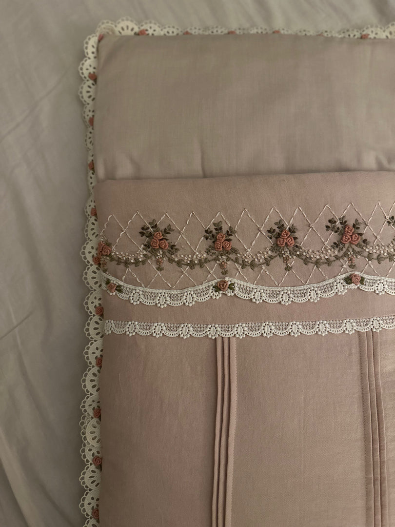 Floral Bednest