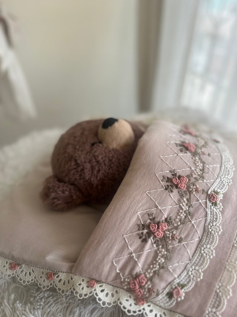 Floral Bednest